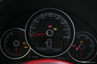 2018款甲壳虫1.2T自动魅舞红版180TSI