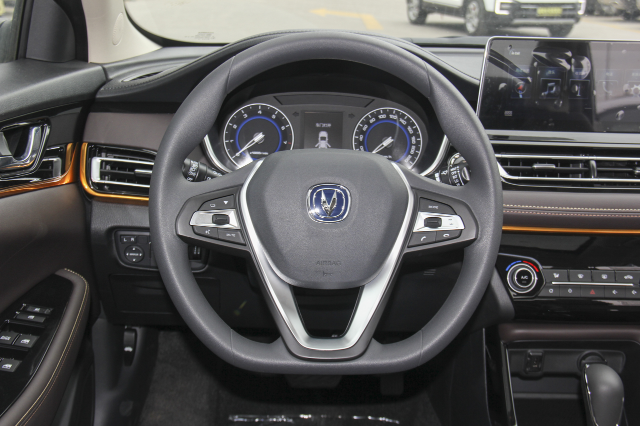 2018款逸动DT 1.6L自动智享型