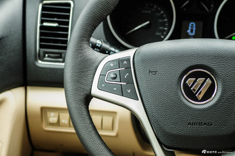 2016款萨瓦纳2.0T自动四驱汽油尊享版5座