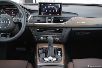 2018款奥迪A6L 30周年年型 45 TFSI quattro 豪华型