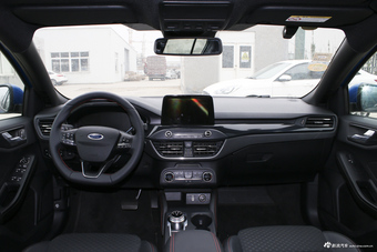 2019款福克斯三厢1.5T自动ST Line EcoBoost 180