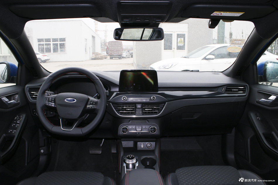 2019款福克斯三厢1.5T自动ST Line EcoBoost 180