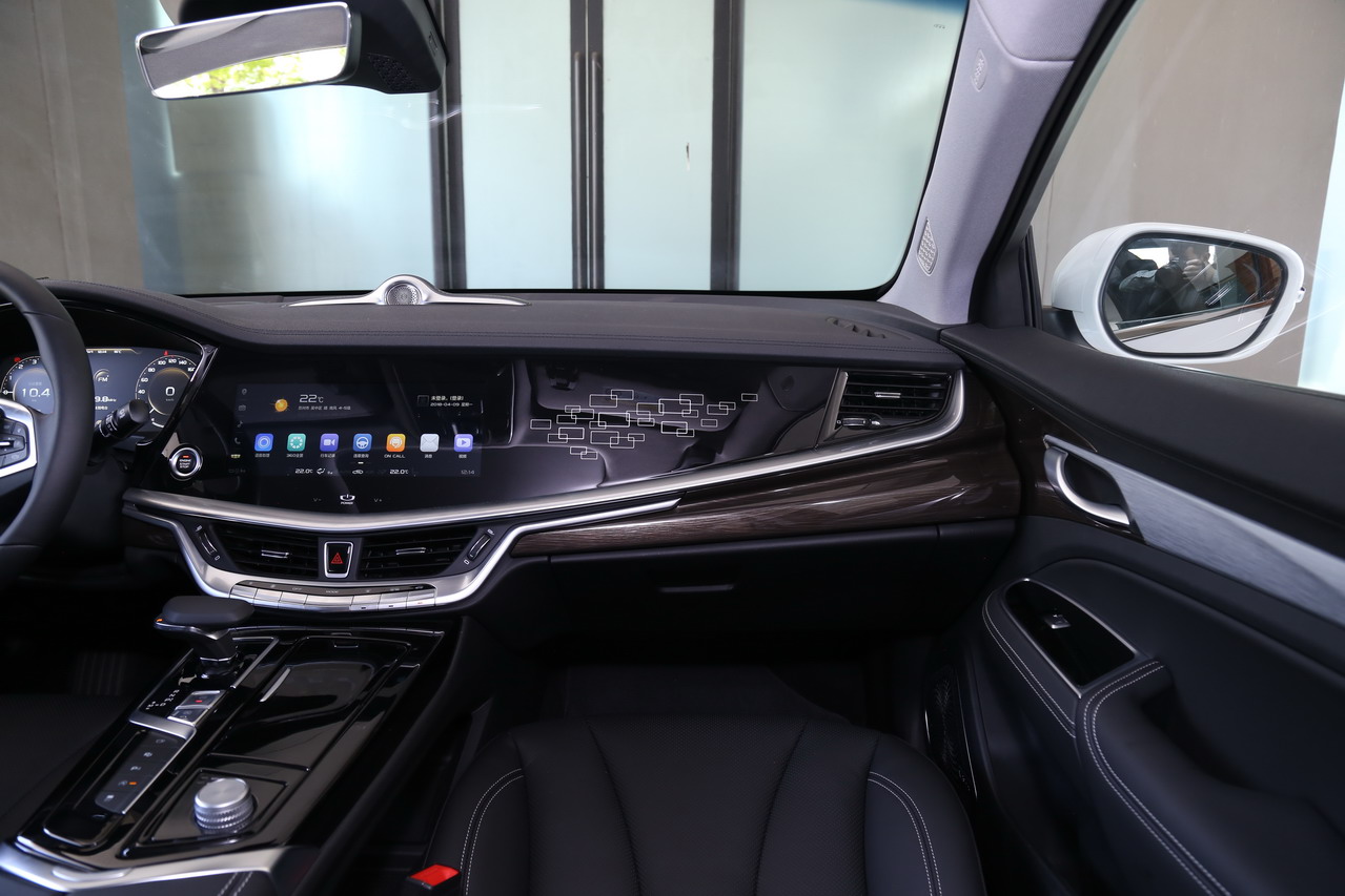 2018款博瑞GE MHEV顶配版