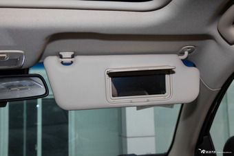 2017款宝骏560 1.5T DCT尊享型