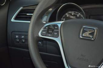 2015款众泰T600 1.5T手动豪华型 冰川白