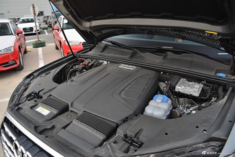 2016款奥迪Q7 2.0T自动40TFSI S-Line运动型