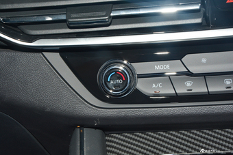 2017上汽大通D90 2.0T自动四驱北极星