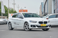 2018款宝马1系120i自动设计套装型