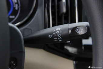 2015款奇瑞E3 1.5L手动风尚型 钛辉银