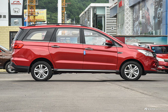 2016款北汽幻速H3F 1.5L手动豪华型7座