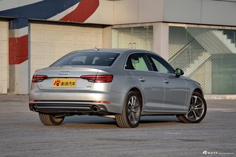 2017款奥迪A4L 2.0T自动45TFSI quattro运动型