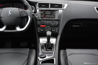 2017款DS 6 1.6T自动豪华版THP160