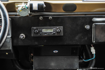 2016款BJ 212 2.0L手动三角门四驱豪华型 国V