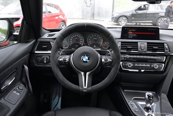 2018款宝马M4 3.0T自动CS