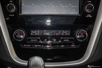 2017款楼兰2.5L自动S/C XE HEV混动四驱尊尚版