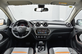 2018款东南DX3  1.5L手动户外版尊贵型图片