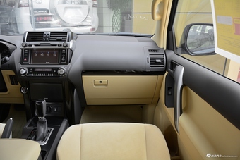 2017款丰田霸道4000 TX-L 7座中东版