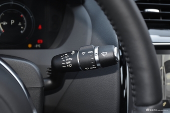 2018款捷豹XEL 2.0T自动250PS尊享版