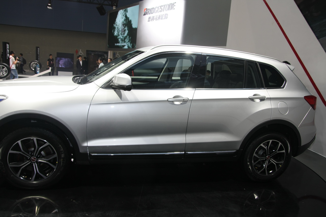 汉腾X7三擎混动版