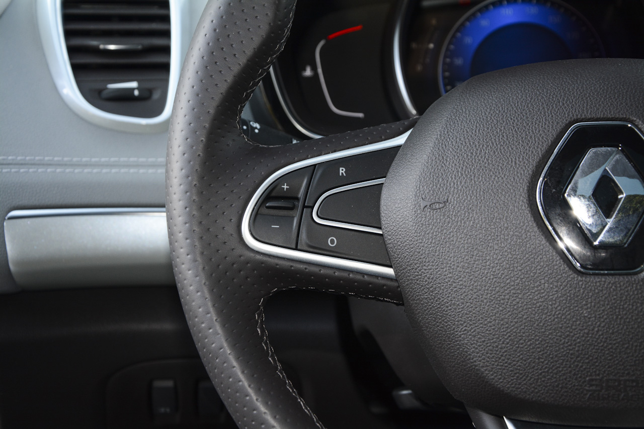 2018款雷诺Espace 1.8T自动雅颂巴黎版TCe 300 