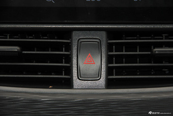 2016款宝骏310 1.2L手动舒适型