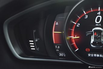 2017款沃尔沃V40 1.5T自动T3 智雅版