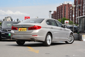 2018款宝马5系改款2.0T自动530Li领先型豪华套装