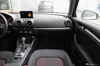 2018款奥迪A3 30周年型1.4T自动Sportback 35TFSI运动型