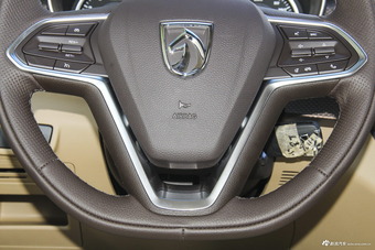 2017款宝骏730 1.5T手动时尚型7座