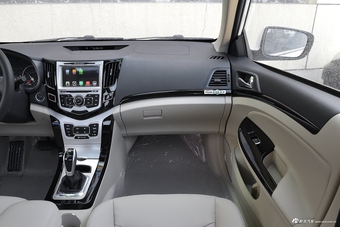 2017款比亚迪e5 300 尊贵型