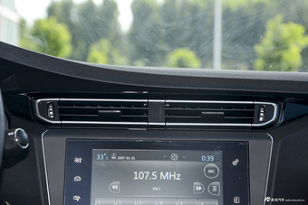 2016款东风标致408 1.6T自动豪华版