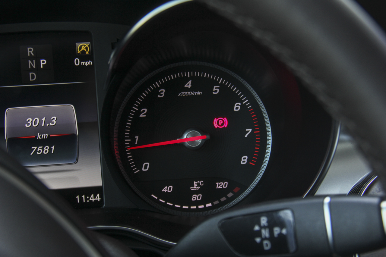 2018款奔驰GLC改款2.0T自动300 4MATIC动感型