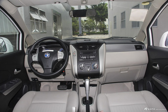 2015款启辰R50 1.6L自动豪华版