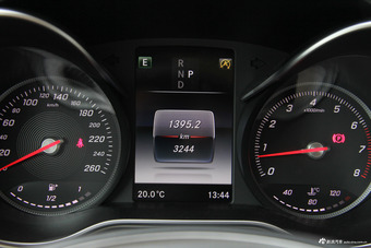 2017款改款奔驰C级C200L 2.0T自动运动版