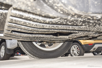 2015款陆风X7 2.0T自动全景尊享版