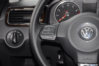 2016款桑塔纳1.6L自动豪华版