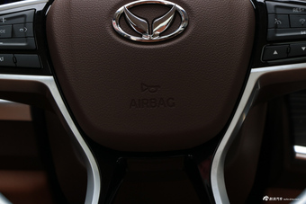 2018款北汽幻速S7 1.5T 自动尊贵型