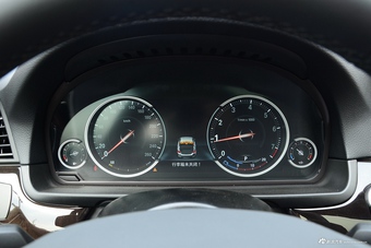 2017款宝马5系2.0T自动528Li 领先型