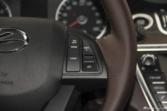 2015款陆风X7 2.0T自动全景旗舰版