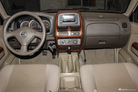 2011款D22皮卡 2.4L手动汽油两驱标准型