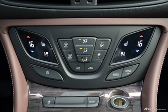 2017款昂科威2.0T自动四驱豪华型28T 雪域白