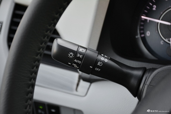 2017款塞纳3.5L自动XLE墨版