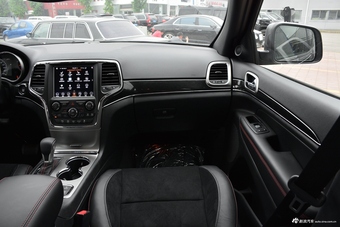 2018款大切诺基3.6L自动高性能四驱版