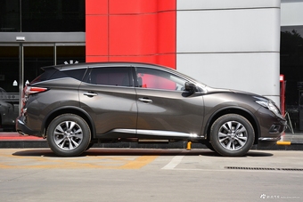 2017款楼兰2.5L自动XL两驱智尚版