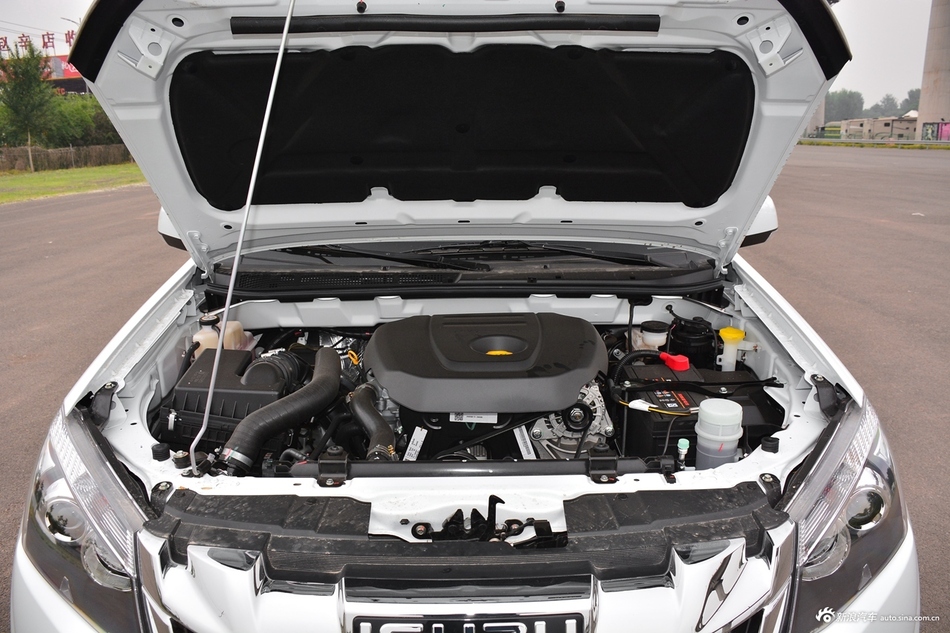 2018款铃拓2.5T手动四驱豪华款JE4D25Q5A