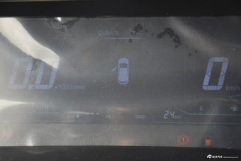 2016款长安欧尚1.5L手动豪华型