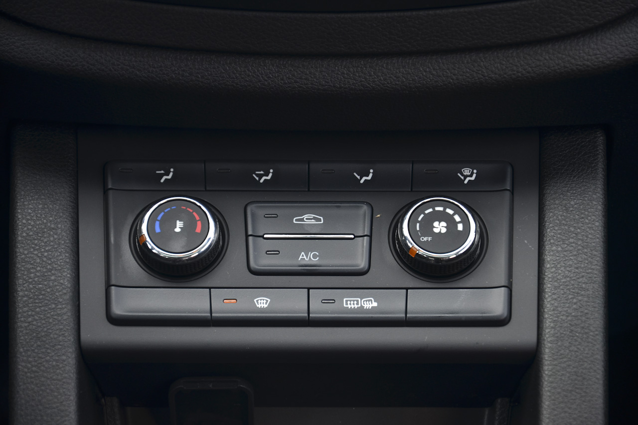 2017款奔腾X40 1.6L手动豪华型