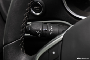 2015款雪铁龙C4L 1.8L自动尊贵版