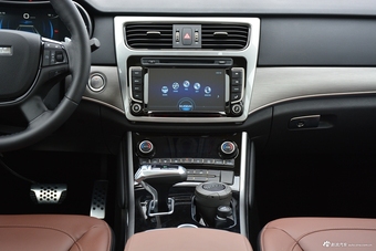 2017款哈弗H8 2.0T自动柴油两驱智享型