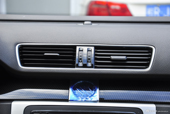 2016款迈腾1.8T自动TSI智享豪华型 幻影黑